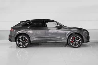 Audi RS Q8 - Thumbnail 4