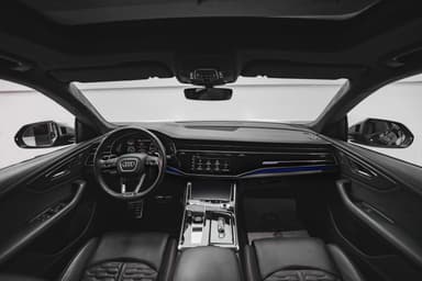 Audi RS Q8 - Thumbnail 7