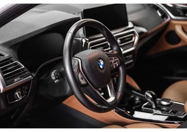 BMW X4 - Thumbnail 3
