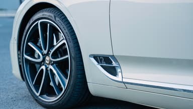 Bentley Continental GTC - Thumbnail 12