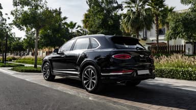 Bentley Bentayga - Thumbnail 2