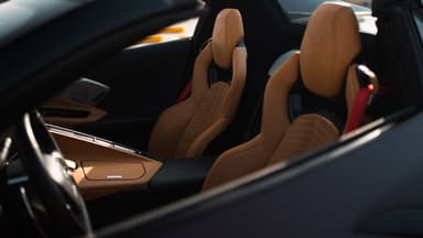 Chevrolet Corvette - Thumbnail 4