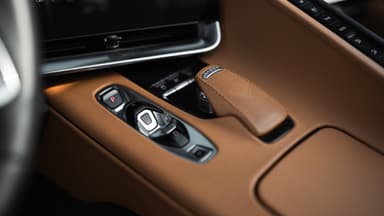 Chevrolet Corvette - Thumbnail 6