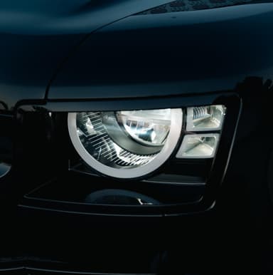 Land Rover Defender (4 Doors) - Thumbnail 8