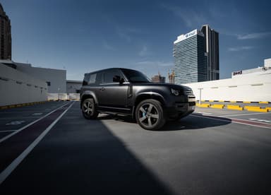 Land Rover Defender V8 (2 Doors) - Thumbnail 1