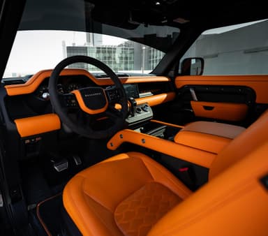 Land Rover Defender V8 (2 Doors) - Thumbnail 5