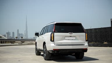 Cadillac Escalade - Thumbnail 4