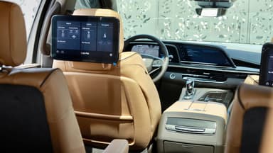 Cadillac Escalade - Thumbnail 8