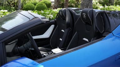 Lamborghini Huracan Evo Spyder - Thumbnail 2