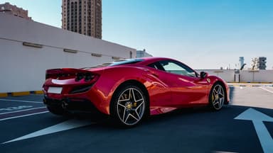 Ferrari F8 - Thumbnail 5