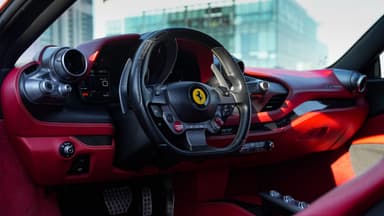 Ferrari F8 - Thumbnail 6