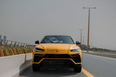 Lamborghini Urus - Thumbnail 5