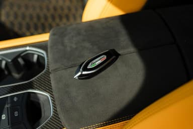Lamborghini Urus - Thumbnail 7