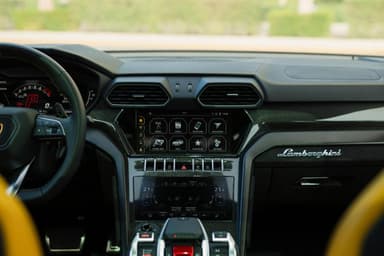 Lamborghini Urus - Thumbnail 9
