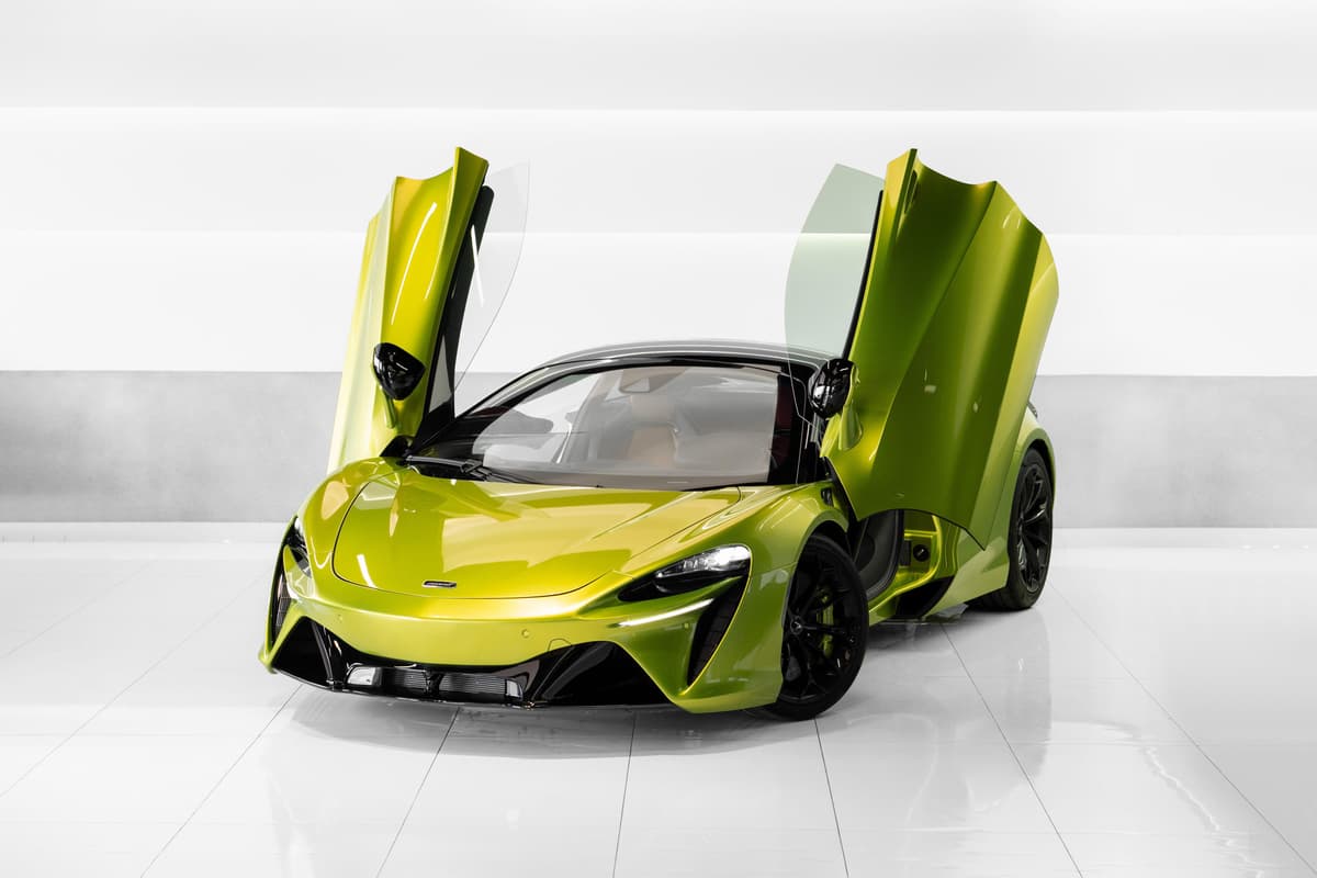 McLaren Artura - Image 1