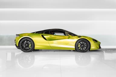 McLaren Artura - Thumbnail 4