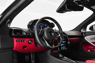 McLaren Artura - Thumbnail 6