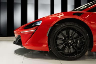 McLaren Artura - Thumbnail 3