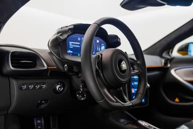 McLaren Artura - Thumbnail 6