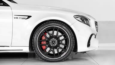 Mercedes E63 - Thumbnail 3