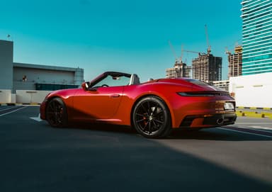 Porsche 911 Carrera 4S - Thumbnail 2