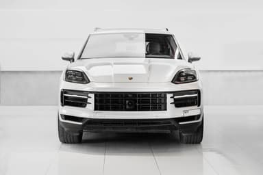 Porsche Cayenne - Thumbnail 2