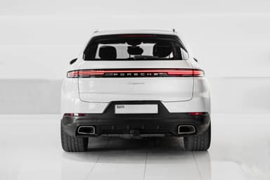 Porsche Cayenne - Thumbnail 3