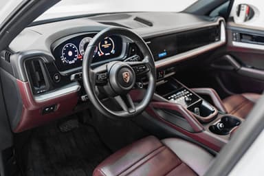 Porsche Cayenne - Thumbnail 5