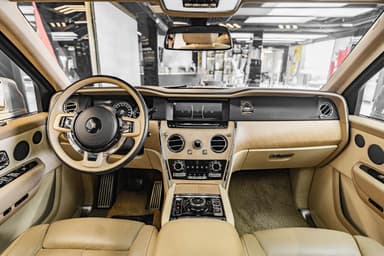Rolls-Royce Cullinan - Thumbnail 6