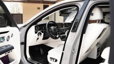 Rolls-Royce Ghost - Thumbnail 4