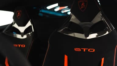 Lamborghini Huracan STO - Thumbnail 5