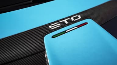 Lamborghini Huracan STO - Thumbnail 8