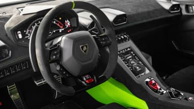Lamborghini Huracan STO - Thumbnail 4
