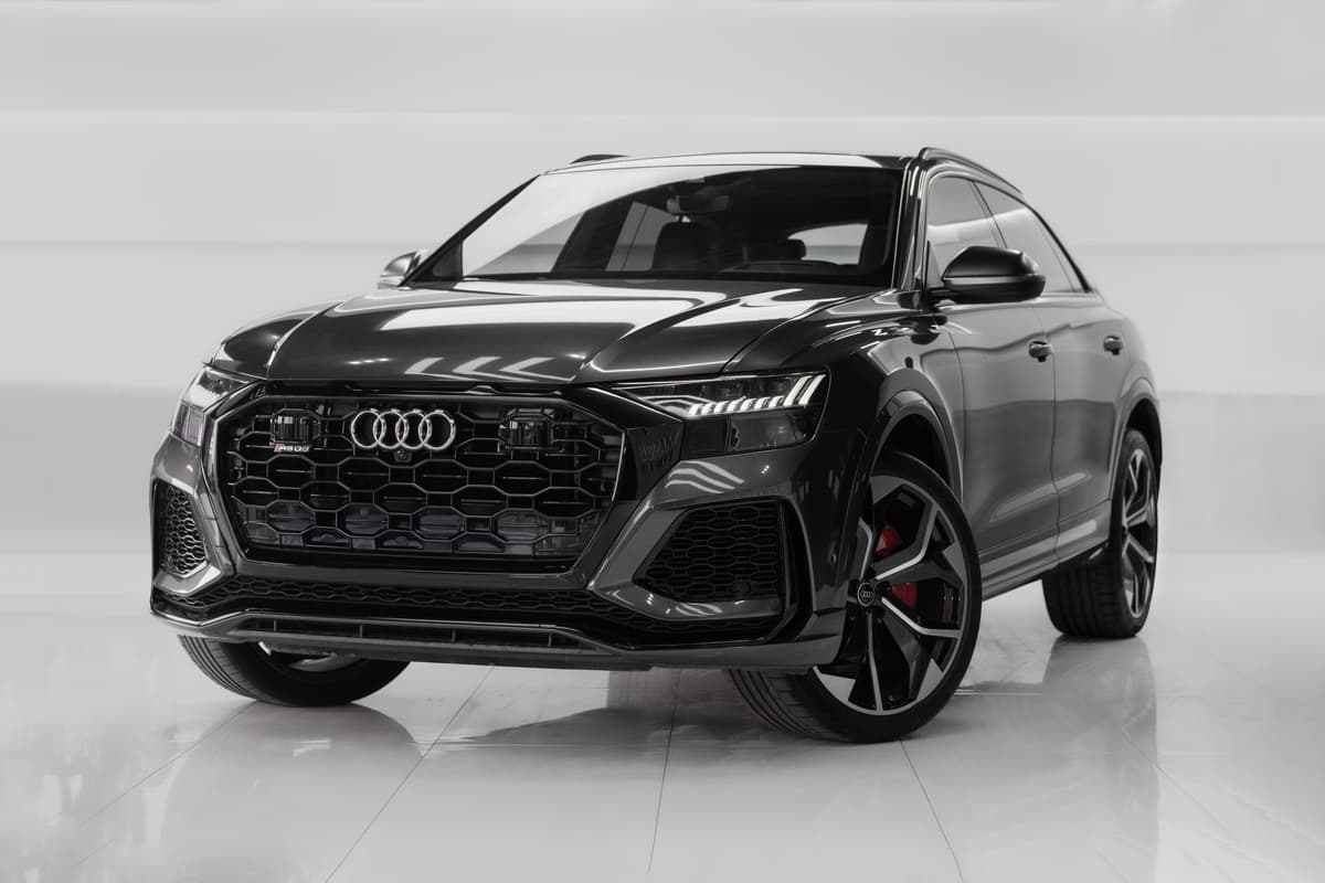 Audi RS Q8 - Image 1